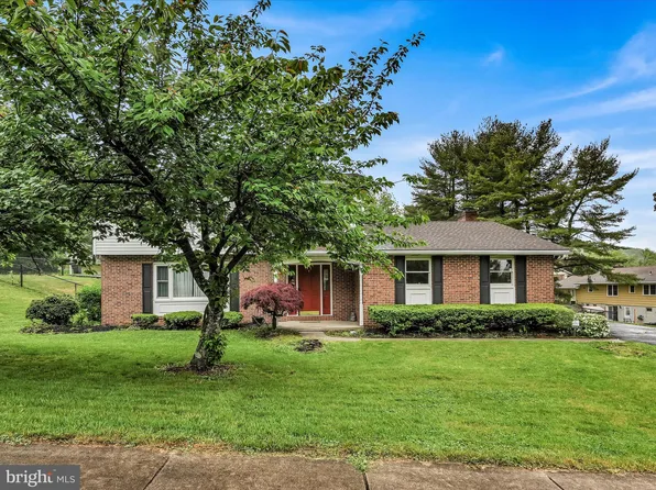 67 Hearthstone Dr, Reading, PA 19606