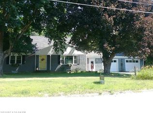 688 Old Lewiston Rd, Winthrop, ME 04364