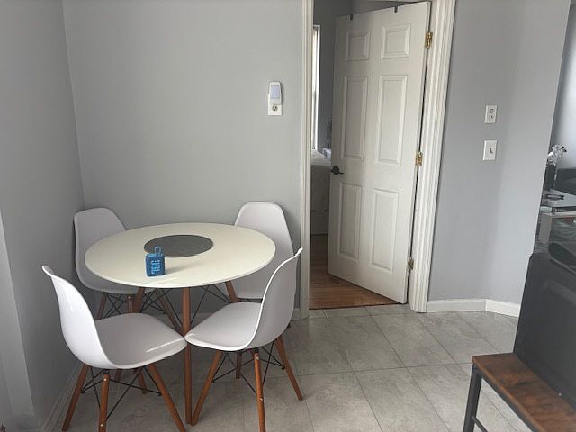 eat in kitchen