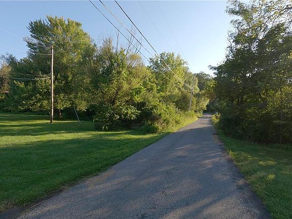 5th image of Weaver Ln