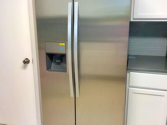 3rd image of 5168 Melmax St