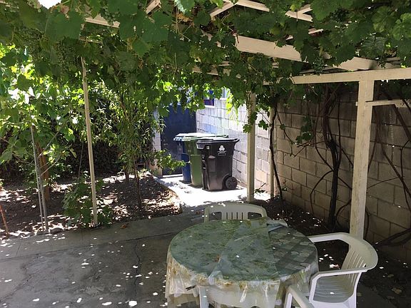 5th image of 1301 N Mariposa Ave