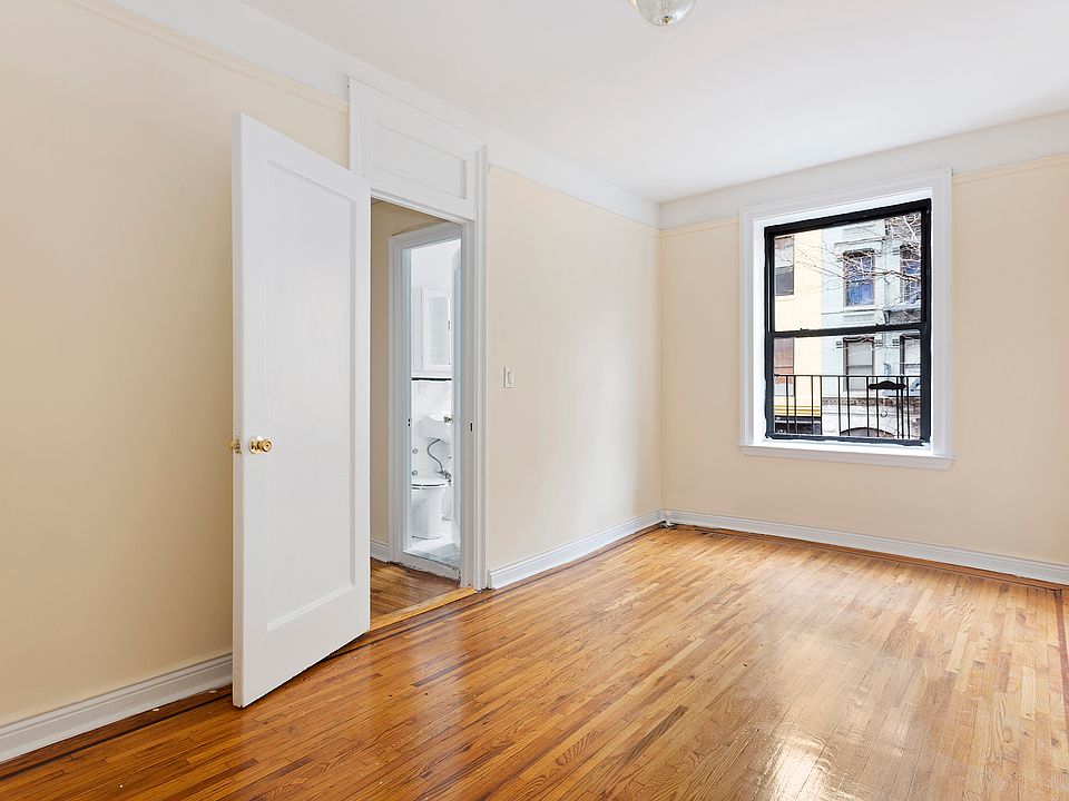 2nd image of 414 W 44th St APT 2C