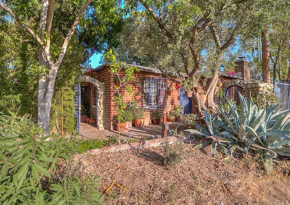 1st image of 850 Sobrecolinas Pl