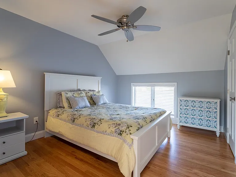 7 Lowell St — Photo 10
