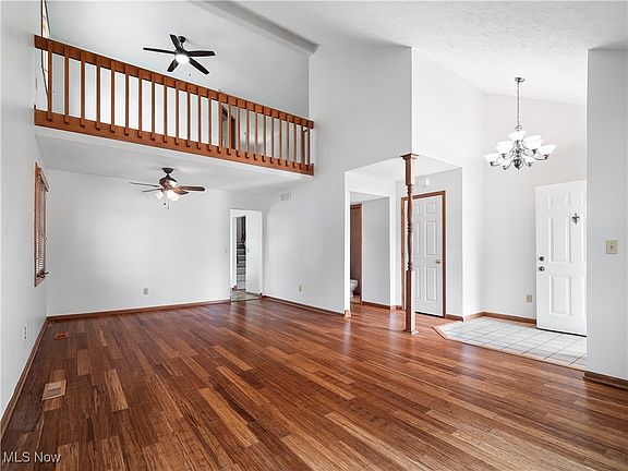 3rd image of 15762 Grosse Pointe Oval