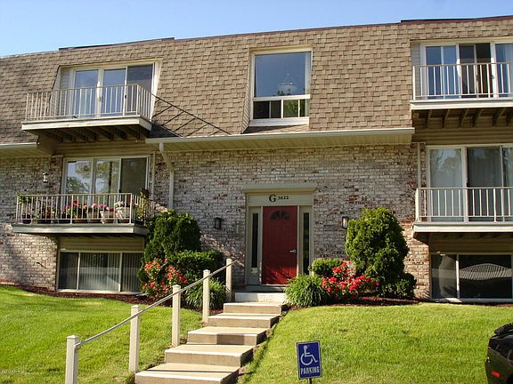 2nd image of 3622 Lakeshore Dr Unit 10