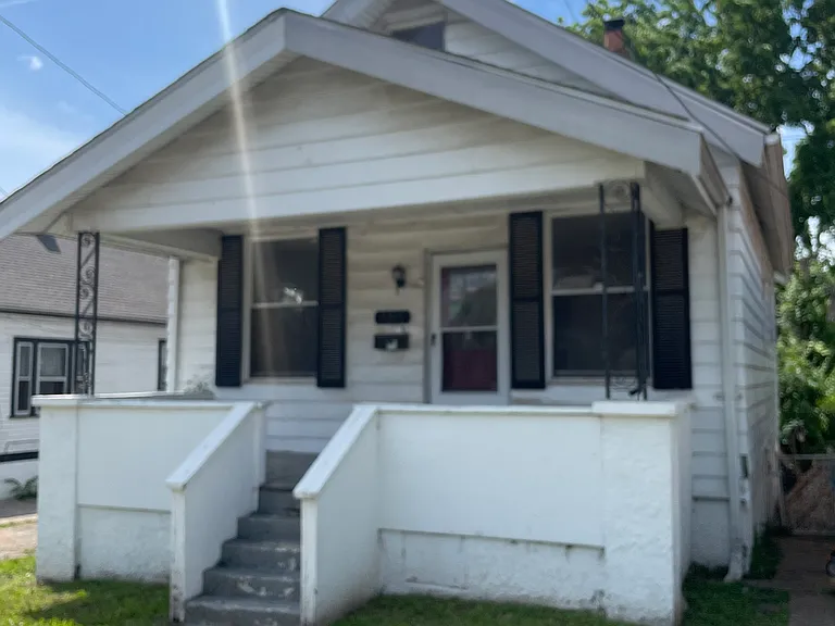 5811 Helen Ave — Photo 1