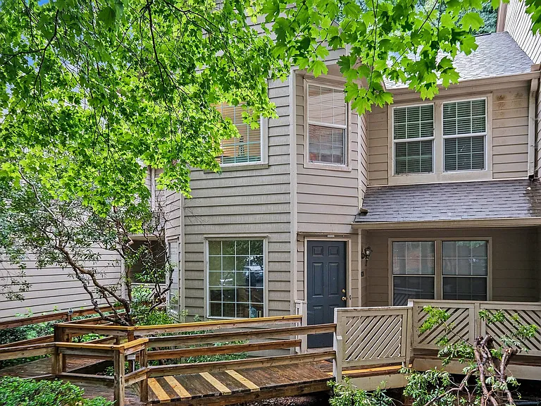 6121 Gray Gate Ln #K — Photo 21