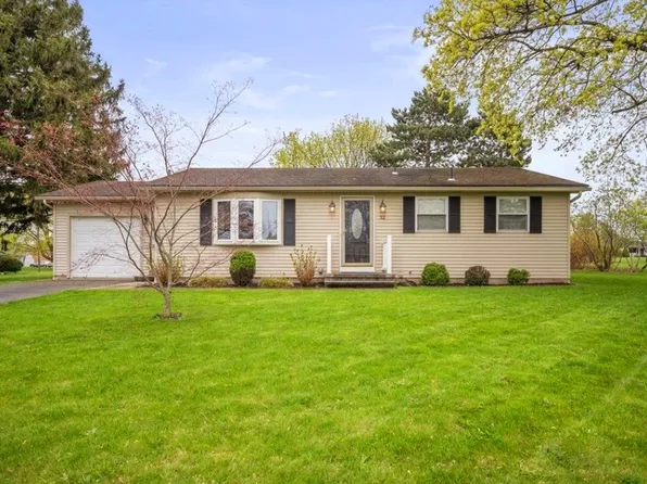 32 Larchbriar Dr, Rochester, NY 14616