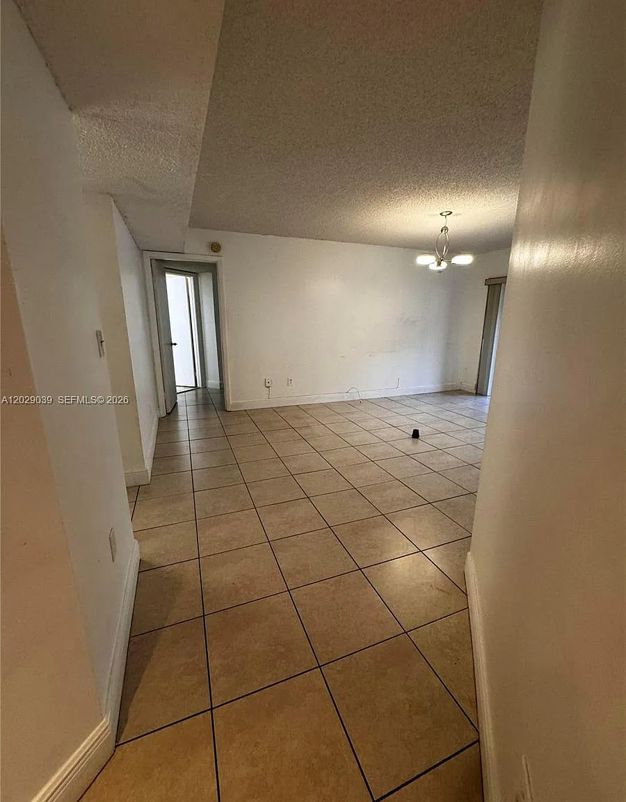 Esprit Condo — Photo 3