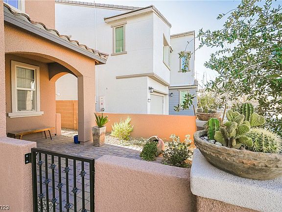 4th image of 27 Santo Mio Ct
