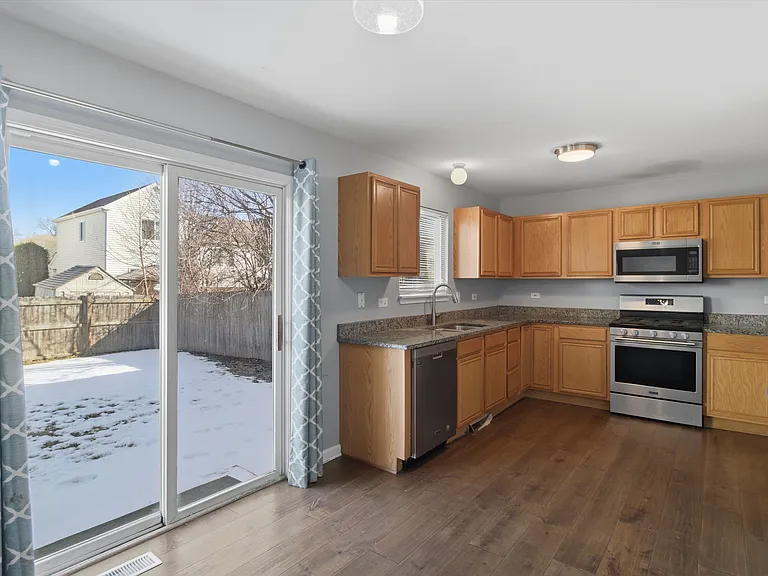 138 Celebration Ct — Photo 4