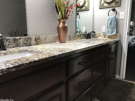 2nd image of 206 Pecan Meadows Dr