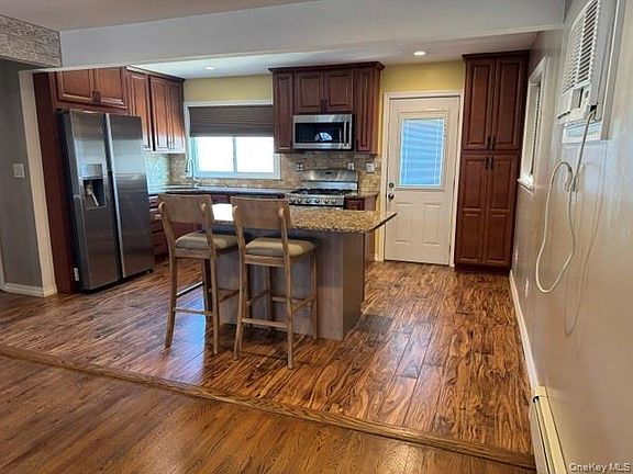 2nd image of 2656 Cedar Ln