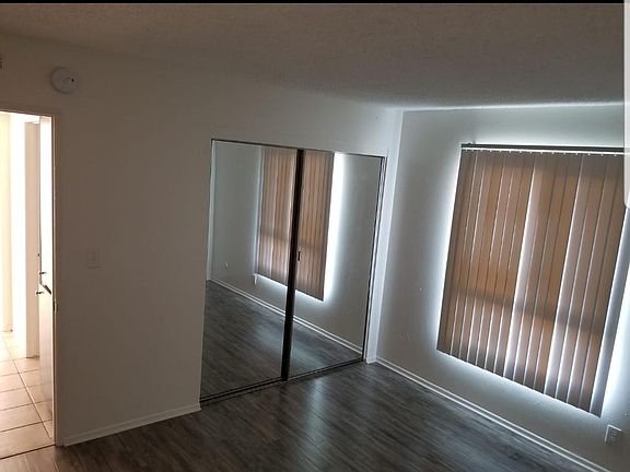 3rd image of 3400 W Del Monte Dr APT 4