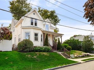 48 Wollaston St, Cranston, RI 02910