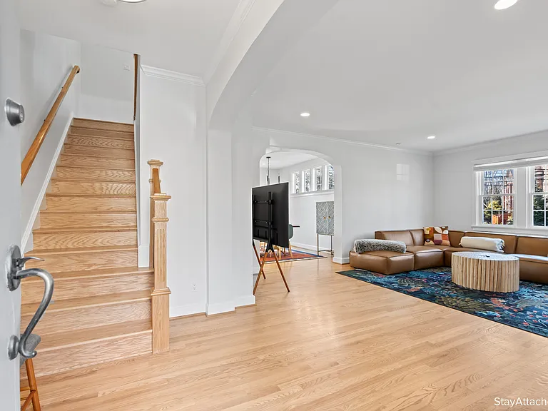 4464 Greenwich Pkwy NW — Photo 4