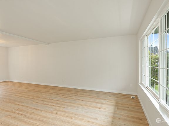 5th image of 4825 106th Street NE
