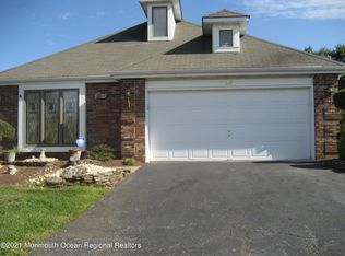 96 Peasley Dr, Marlboro, NJ 07746