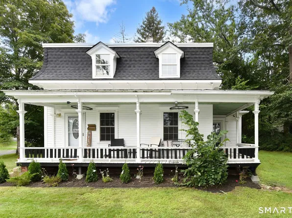 9 Wells Avenue, East Hampton, CT 06424