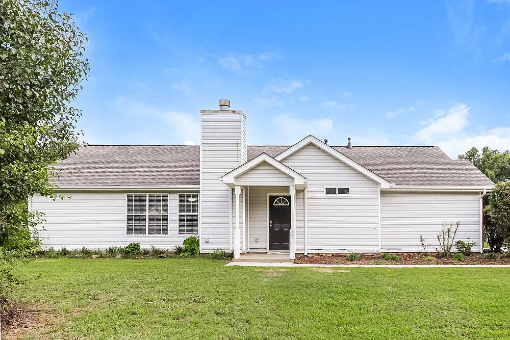 3 bed, 2.0 bath, 1191 sqft, $1,750 — Photo 1