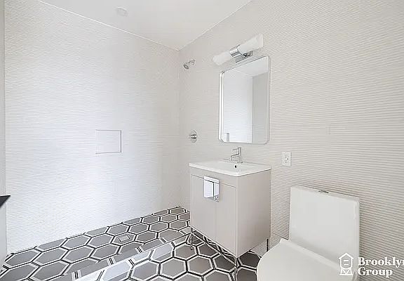 5th image of 2718 Church Ave #501