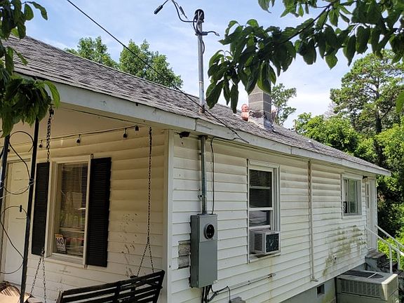 3rd image of 1021 S Church St