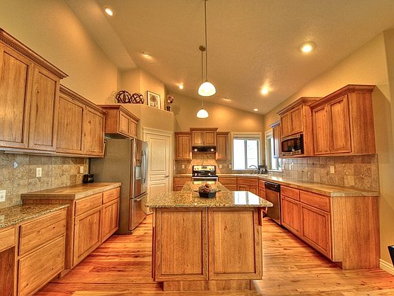 2nd image of 221 Newport Dr