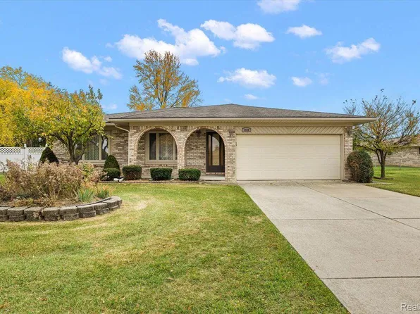 3840 Eclipse Ct, Sterling Heights, MI 48310