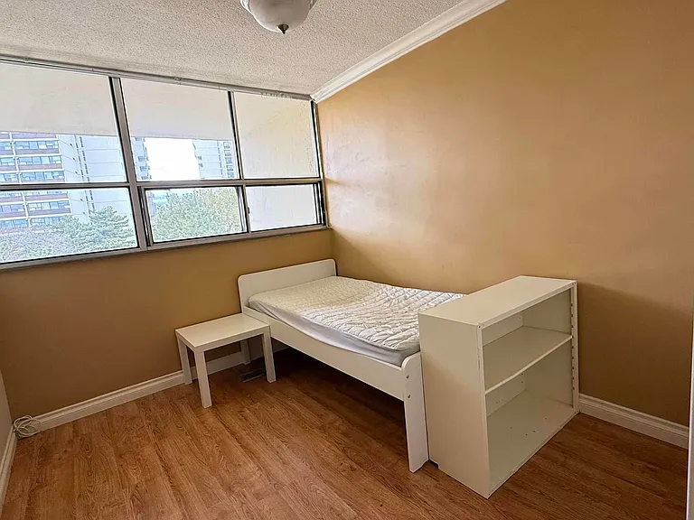 1300 Marlborough Ct #323 — Photo 13