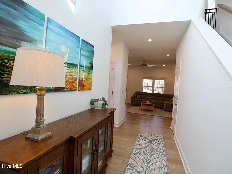 100 Falkirk Ct — Photo 8