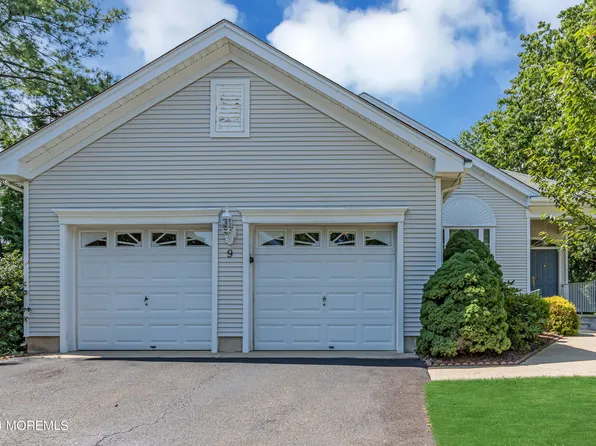 9 Starwinds Court, Lakewood, NJ 08701