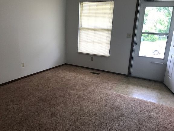 2nd image of 8803 Creve Coeur Ln