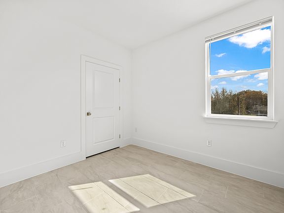 5th image of 138 Ware Blvd #1203