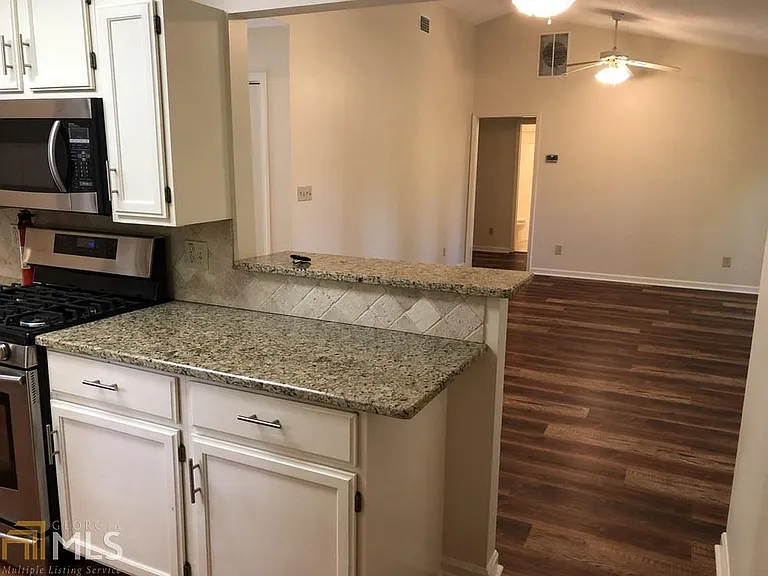 344 Summer Pl — Photo 12