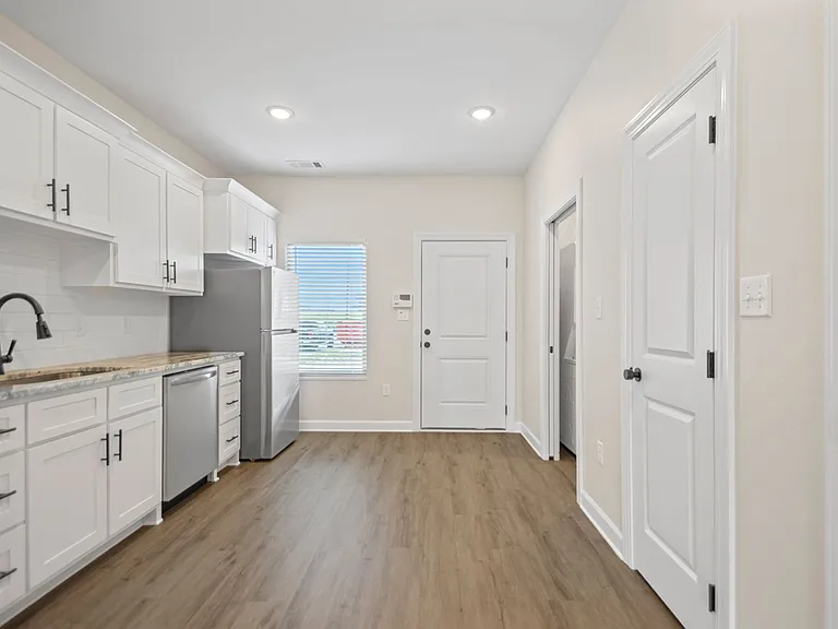 Leasing Now - New Townhomes, North Little Rock Argenta Arts Area — Photo 32