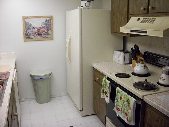 5th image of 50 Laconia Ct