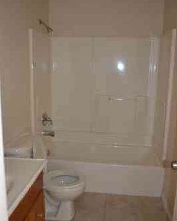 2nd image of 1130 D St Ste 17