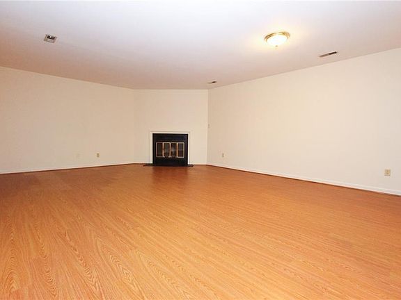 2nd image of 280 Patriot Ln Unit A