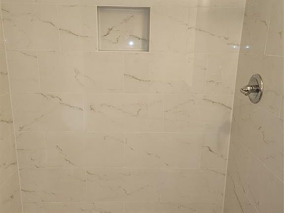 5th image of 3105 Oakland Shores Dr #1-J112-1