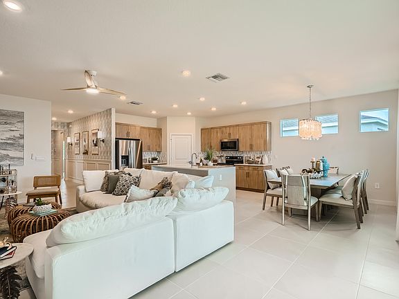 5th image of 1822 NE Ocean Dunes Drive