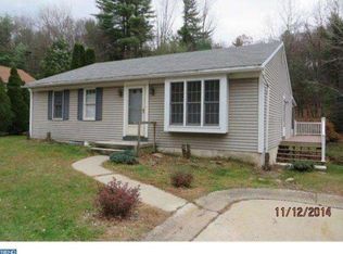 2113 Woodglen Rd, Pottsville, PA 17901