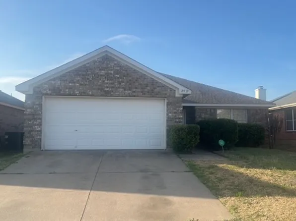 2913 Vicksburg Ln, Fort Worth, TX 76123