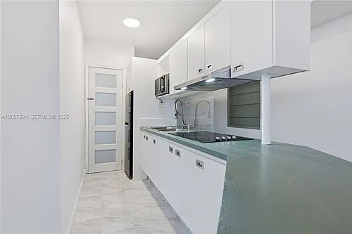 801 Brickell Bay Dr Photo 1