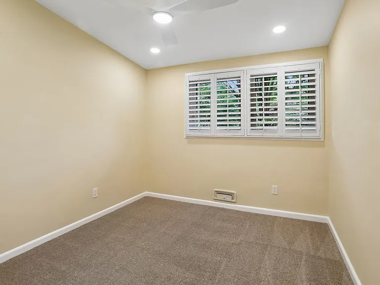 3303 Shirley Ln — Photo 22