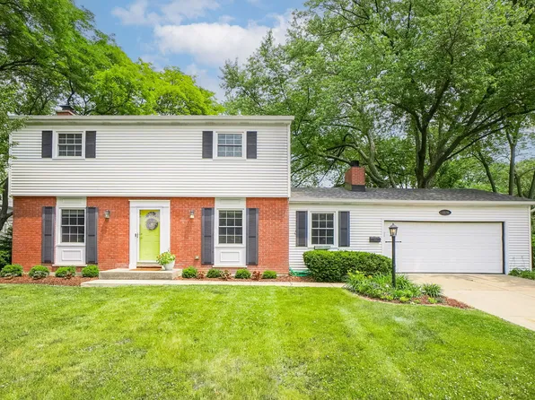 1128 N Brainard St, Naperville, IL 60563
