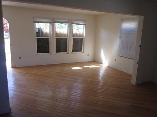 4th image of 10018 Rosemont St