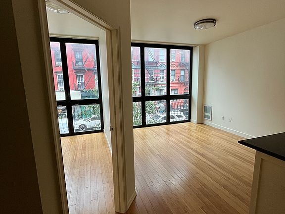 4th image of 92 E 7th St #2