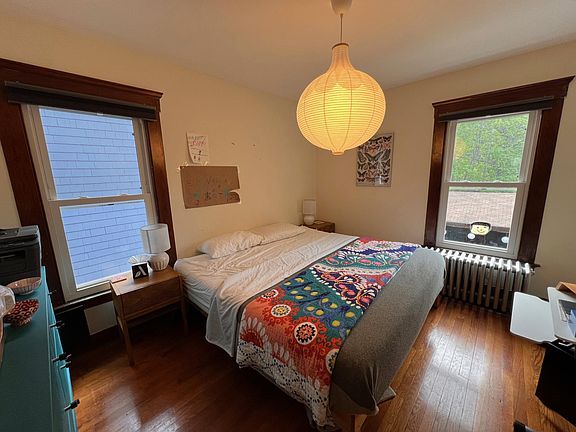 Bedroom 1 (level 2/lower level)